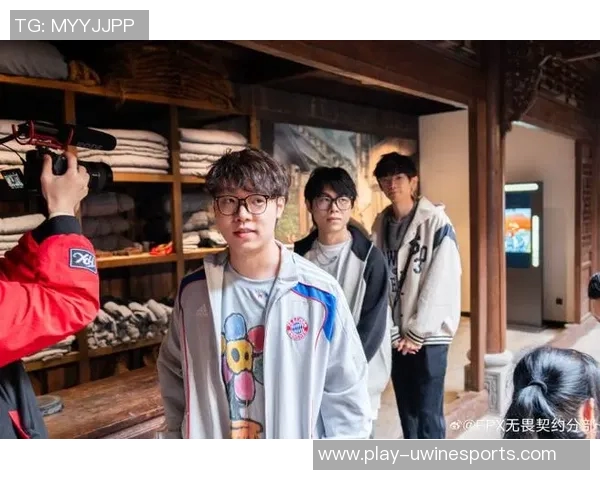 电竞新闻赛后复盘FPX与RNG的耐力较量与战术分析